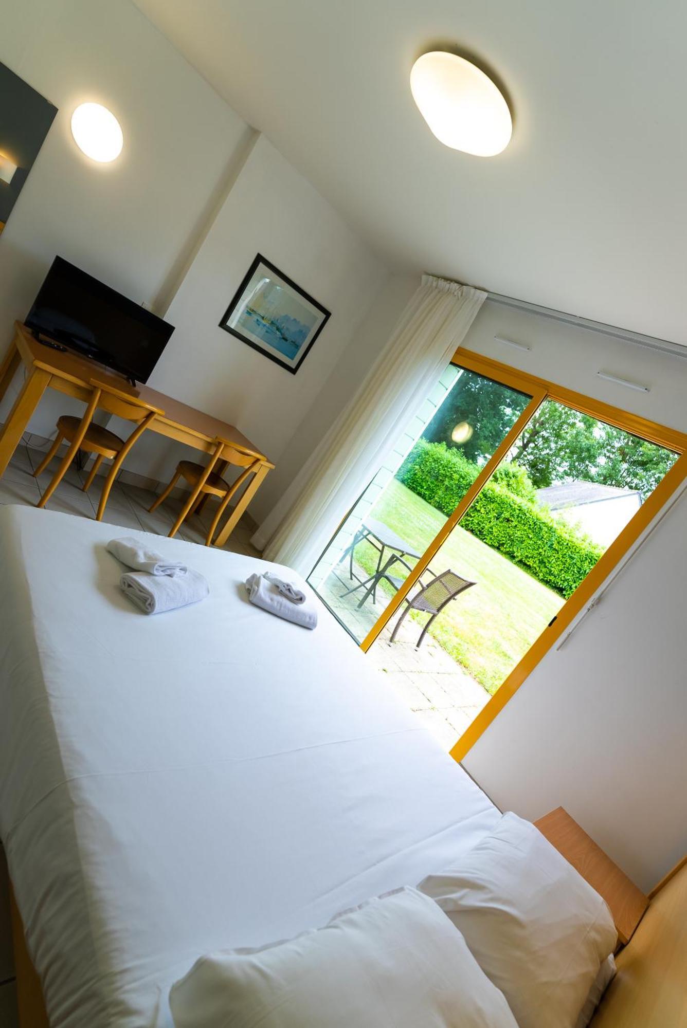 Azureva Tregunc Hotel Екстериор снимка