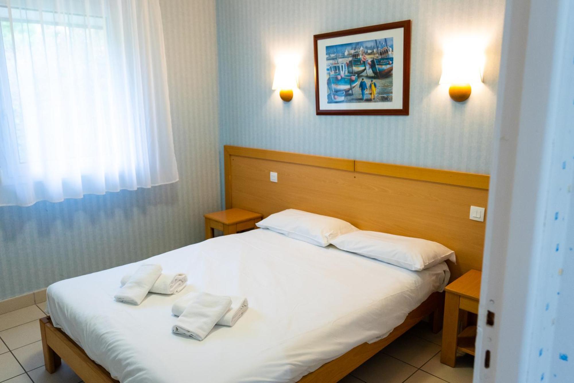 Azureva Tregunc Hotel Екстериор снимка